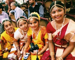 watercol0urs:  this is a photo of my sister and her friendsevery year for durga puja they do a dance to celebrate which usually falls on a school weekmy sister went to school the next day with her bindi still on because she was proud to celebrate our