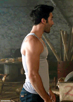 deleted-scenes:alpharagnar:  Derek Hales tank top appreciation  I’m all about the tank top and the arms and the pecs BUT CAN WE PLEASE TALK ABOUT THE BUTT. 