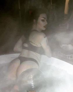 zarakane:Hot tub bubble butt bitch 🦆https://www.instagram.com/p/B19Ze48AdNv/?igshid=1gokx1f2hnuvl