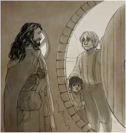 kaciart:  Minu and Art had suggest Thorin getting lost on his way to the shire yet again. minumi: Thorin’s come, thinking, he’ll get Bilbo to return with him BUT— Bilbo’s got little Frodo beside him when he answers the door. Imagine what he’d