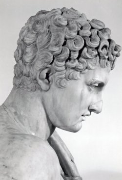 marmarinos:  Detail of the Farnese Hermes, 1st century CE. Roman copy of a Greek original by Praxiteles or his school, dated to the 4th century BCE.