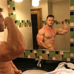 steelmusclegod:  Gym✅   #onlyfans #muscle #musclemodel #biceps #abs #workout #huge #traininsane #dye ## #selfie #swolfie #photooftheday #model #posingtrunks #posing #alpha #swole #shredz #shredded  (at Fort Lauderdale, Florida)
