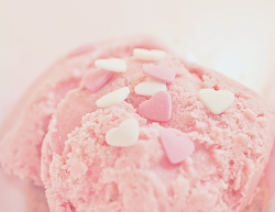  strawberry ice cream ☁ 