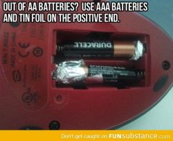 illbegotdamn:  trebled-negrita-princess:  lifehacks247:  For More Posts Like This Follow LifeHacks247  the tinfoil and batteries one is GENIUS  battery game stepped up   AAA typically have less AH (amp hours) than AA, so they won&rsquo;t last nearly