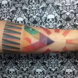 Al hermano y amigo @dannylos3 :) un placer tatuarlo otra vez!! #tattoo #tatuaje #tatu #ink #inklove #tattooed #tattooedman #colores #color #colors #triangudo #triangle #arm #brazo #sol #sun #venezuela #colombia #argentina #lara #barquisiemto #gabrieldiaz