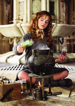 fashiongirloffairytales:  sirmordred:  7/15 Photos of Harry Potter  ♥fashion girl of fairytales♥