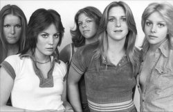 The Runaways, 1976 (from left to right: Lita Ford, Joan Jett, Jackie Fox, Sandy West, Cherie Currie)