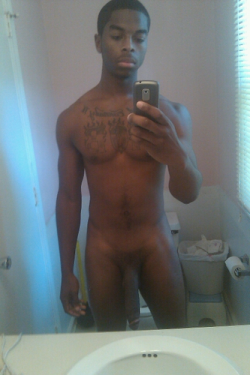 manuponman:  unf coolcal424:  Daryl N His Longggg Dick. Follow http://coolcal424.tumblr.com/ For More Sexy Niggas. 