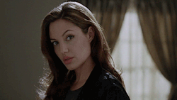 rev-ir:  mrcheyl:  Angelina Jolie (Mr. &amp; Mrs. Smith)   Queen
