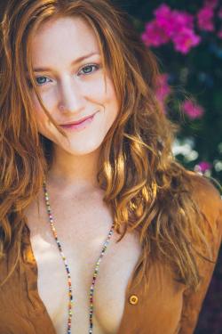 dropdeadlovelyreds:  She knows and is OK with it… via /r/redheads http://ift.tt/1RceE0S
