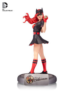 dcwomenkickingass:  Batwoman “Bombshells” Statue Coming This Year I’ve heard a few people note that Batwoman has been noticeably missing from the Bombshell merchandise. Not any more. Above the statue coming this Fall. Batwoman’s series was recently