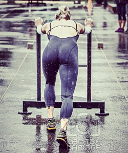 crossfitters:  Heather Bell. Photo by Caragh Camera.