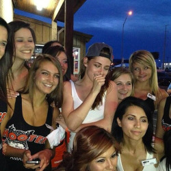 ithotyouknew2: lesbianeroticthriller:  sufjanstevens420:  lizziesamuels:  wonderwallmsn:  We finally figured out what makes Kristen Stewart smile: hot wings! The “Twilight” star posed for this amazing photo after dining at a Hooters restaurant in