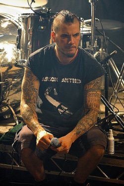 frightening-dream-deactivated20:  favorites pictures of Phil Anselmo 