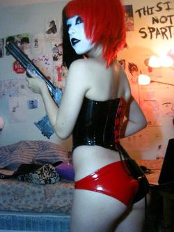 sexycosplayblog:  Check out more sexy cosplay on http://animecosplayers.com/cosplay/sexy-harley-quinn-cosplay  Sexy Harley Quinn Cosplay http://animecosplayers.com/cosplay/sexy-harley-quinn-cosplay  