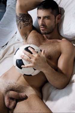 brandexnyc:  hotmalemodelsexposed:Diego Arnary aka Diego Narvaez naked  beautiful.