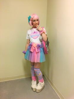 mewmewkittens:On Saturday at Katsucon I went to the fairy kei and decora meetup and this was my coord!! I felt magical~~ We forgot to take full outfit shots while the sun was out so we ended up with this…. subpar lighting…. But it’s okay!!