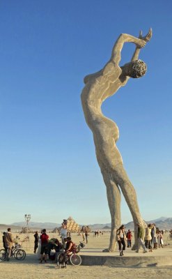 throughkaleidscopeeyes:  f-l-e-u-r-d-e-l-y-s:    Truth is Beauty by Marco Cochrane  One of the most eye-catching artworks at this year’s Burning Man festival was a 55-feet tall sculpture of a woman in a beautifully elegant pose. Truth is Beauty is the