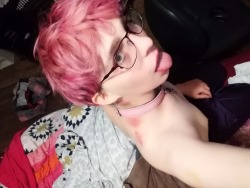 straplesspride:Good puppers get chewed on till they whine and bruise ~&lt;3  Bonus pic of mouth tentacle: Used for throat fucking cuties.[They/them, Nonbinary, Aporagender. ]
