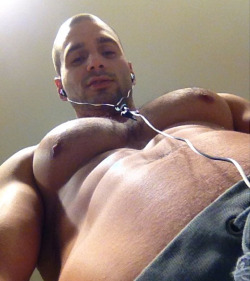 malemediamind:  tapthatguy-x-version:  Reverse POV. What all cocksuckers wanna see when they look up, that half smirk.  Male Media Mind is a collective of nerdy black bears Follow us at malemediamind.tumblr.com and click the icons to find our other sites