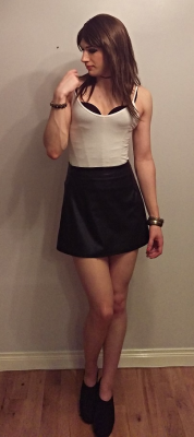 iakeltg:  Crossdresser Leather Mini Skirt