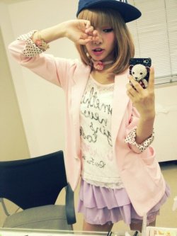 funkyfunx:  Twitter / Maeda_Nozomi: ROSE FANFAN最高！ 春服かわゆす。 http:/ …