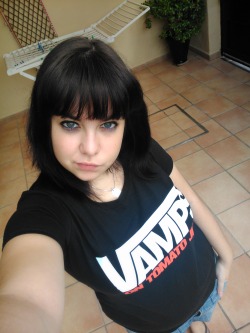 Today arrived my Vampires on Tomato Juice T-shirt *////////////////////////* Please ignore my hair Please listen to them, they are amazing! https://www.youtube.com/user/VOTJofficial