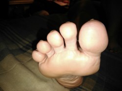 Here you go guys. Focus on them perfect toes and soles. You like?