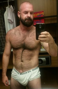 averagedudenextdoor:  How many guys have tucked their dicks in their waistband, and then accidentally lifted your shirt???