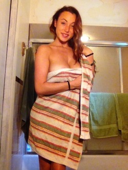 meetmeinthe-bedroom:  iambettymay:  Towels are great to tease with  Wonderful BettyMay-D.