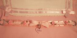 kittyy-princess:my collar shown on the back of my serafuku ♥