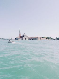 sombr-e:  vilicity:  Venice   I REALLY love this (hence the reblog when you reblogged it from me hehe)