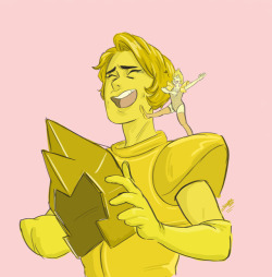 ijessbest:Just a dumb little doodle of Yellow Diamond and Yellow Pearl..and I like to think that she is actually wearing a helmet