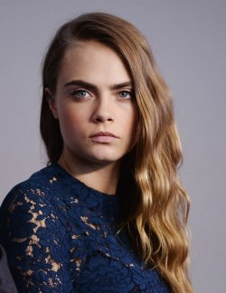 carah0lic:    Cara Delevingne at the Paper Towns Q&amp;A at an Apple store in NYC - 21/07/2015  