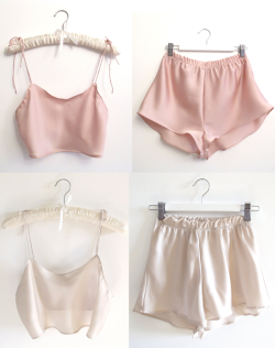 dopegyaaal:  miss-chelle:  femme—perdue:   omg these look so comfy  i would look so cute in these   dopegyaaal.tumblr.com 