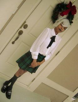 Merry Christmas (eve) everyone &lt;3 I did a humanstuck!Calliope cosplay today for the occasion, I&rsquo;ve been waiting to do this for a while now and I think they came out pretty good uvu Thank you to my mom for the photos! And thank you everyone for
