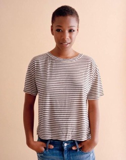 queerwoc:  grls-interrupted:  oh my god  Its so unfair and flawless how Samira can wear ANYTHING and make the kids suffer! I mean rain boots, oversized jeans, and a Wal Mart Tshirt ans she’s shitting on my whole life!!!! 