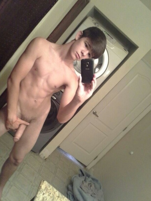 Skinny naked guy selfie