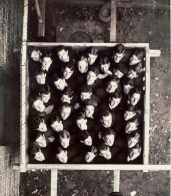 weirdvintage:  40 Engineering students stuffed into a 36 square foot area, posing for the Harvard Engineering Journal, circa 1905 (via Vintage Photo LJ) 