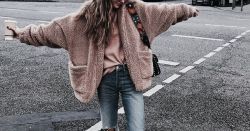 Just Pinned to Ripped jeans:   http://ift.tt/2jpOagN
