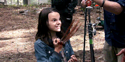 jessicahenwicks:  Dafne Keen playing with Hugh Jackman’s Wolverine claws on the set of Logan (2017).