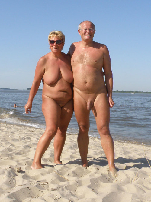Couples beach voyeur