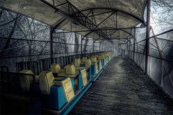 vaeyla:  hahamagartconnect:  ABANDONED AMUSEMENT PARKS I cannot stop surfing through these haunting Francesco Mugnai pictures. His photo series on abandoned amusement parks brings chills to my body as thrilling as the excitement I can recall back from