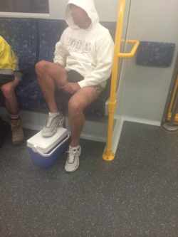 hirsutehypersex:  Snapped! Wow hot filthy tradie with very tight parra footy shorts, fuckkng hot 