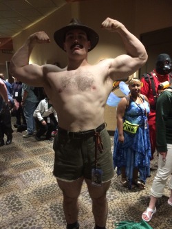 supersugoiautism:  ask-irl-red-femsniper:  ((I saw a bunch of TF2 cosplayers at Colossalcon, but I wanted to share this one with you guys. ^.^ LOOK AT HOW BUFF HE IS!!!!!))  he literally shaved his chest hair to look like Australia 