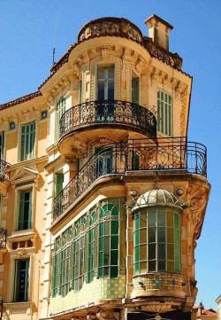 steampunktendencies: Cannes, Alpes-Maritimes, French Riviera, France.Photo by String of the Pearl