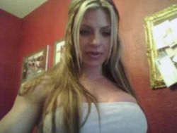 ironmusclegals:  musclesandimplants:  Debi Laszewski  We’re she webcams at? 