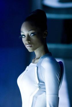 damesviolet:   hoodfuturism:  sure-alright-okay:  bluedogeyes:  Yaya DaCosta, Tron: Legacy  hoodfuturism i’ve been looking for this yes thank you  I love this look 