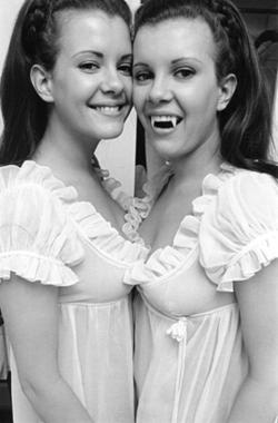 Mary &amp; Madeleine Collinson - Twins of Evil (1971)