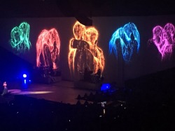 nateural:  ayyariana: thinking bout you visuals at ariana grande’s dangerous woman tour featuring lgbt couples  She had the infinity stones the entire time?